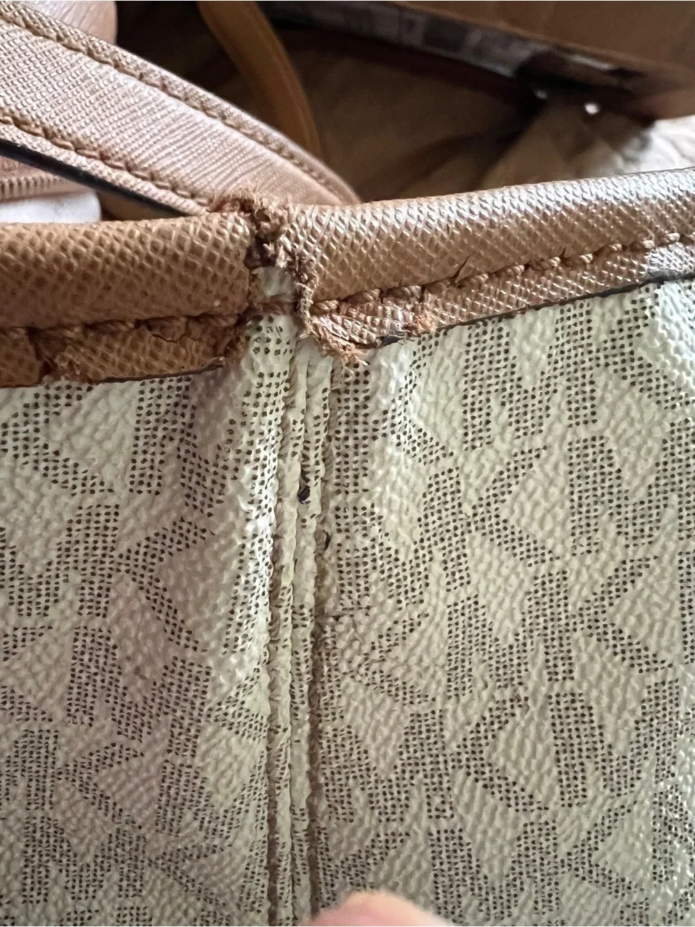 Michael Kors Vanilla Acorn Large Sady Laptop Tote Logo Tote